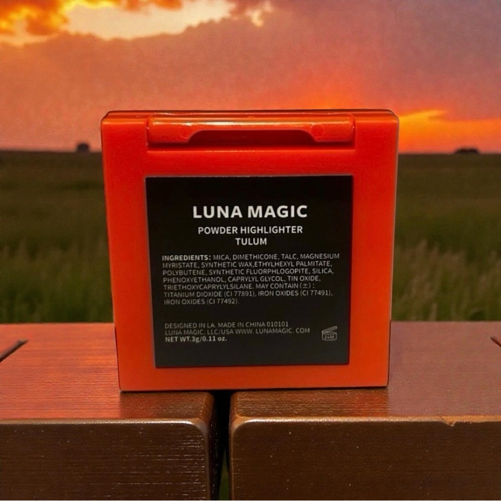☀️ Luna Magic Powder Highlighter | Tulum - Picture 2 of 2